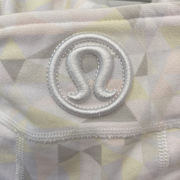 Lululemon Scuba Zipper Hoodie size 6 - Picture 10 of 13